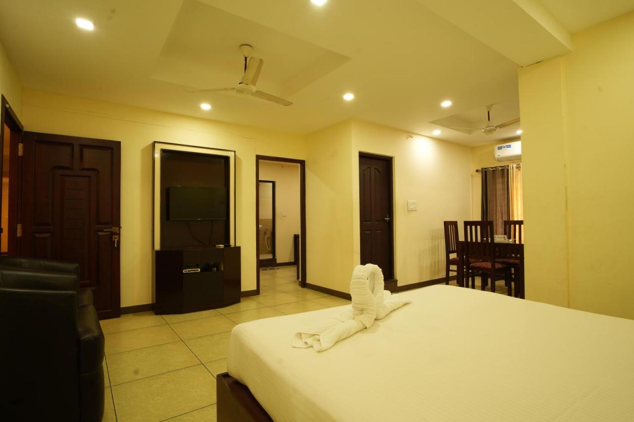 K V Suites Kochi Exterior photo
