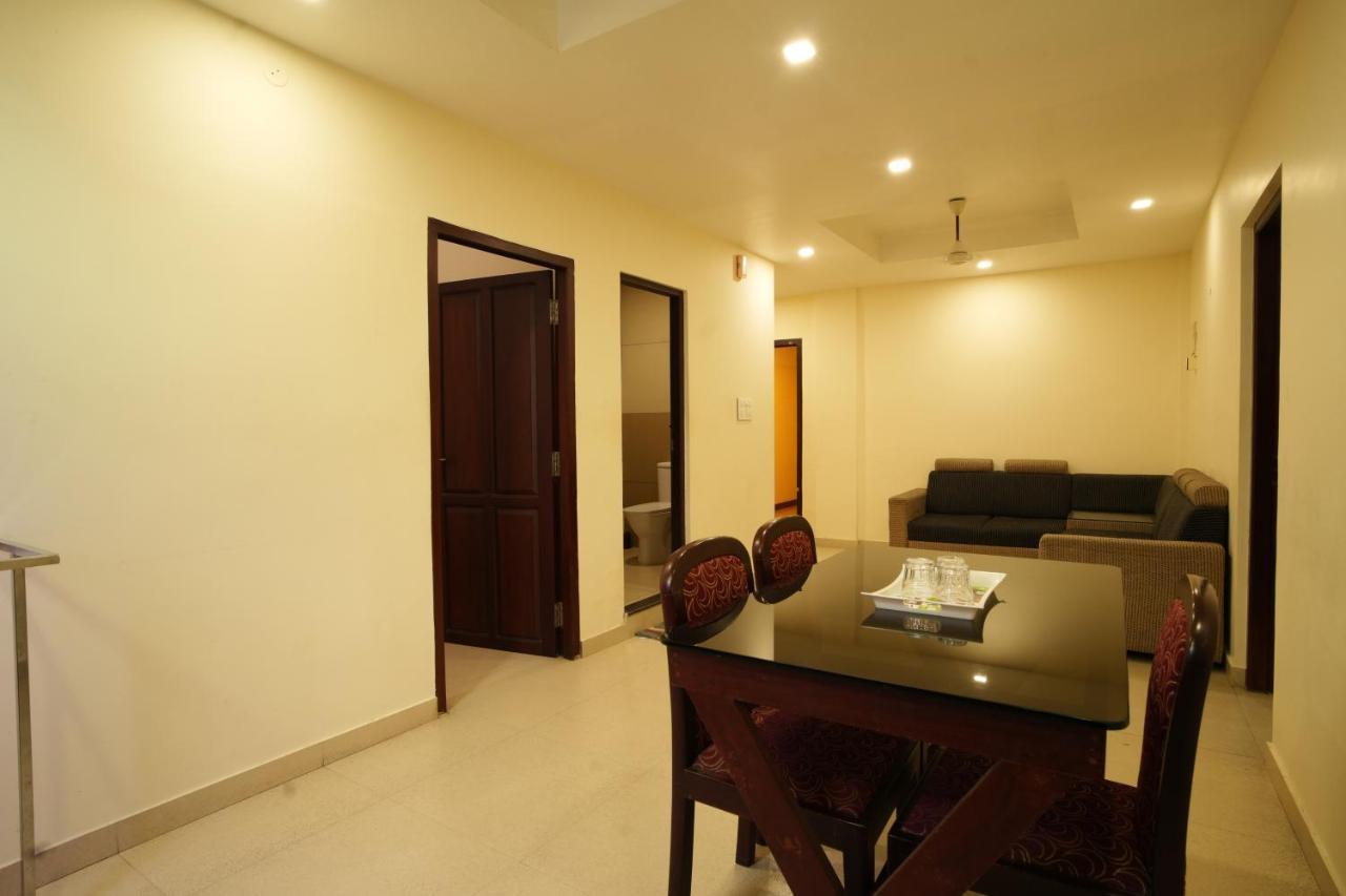 K V Suites Kochi Exterior photo