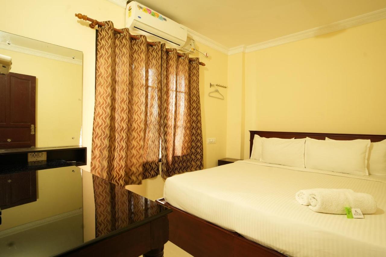 K V Suites Kochi Exterior photo