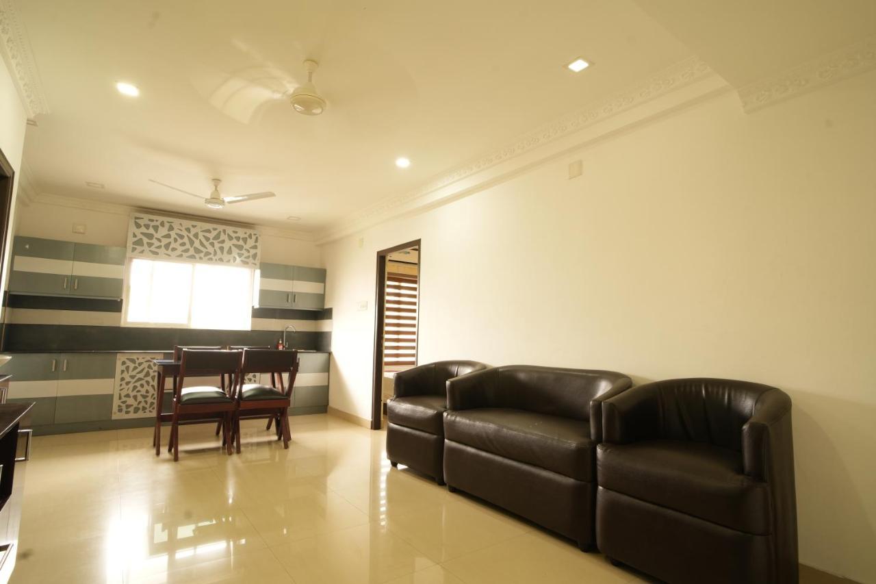 K V Suites Kochi Exterior photo
