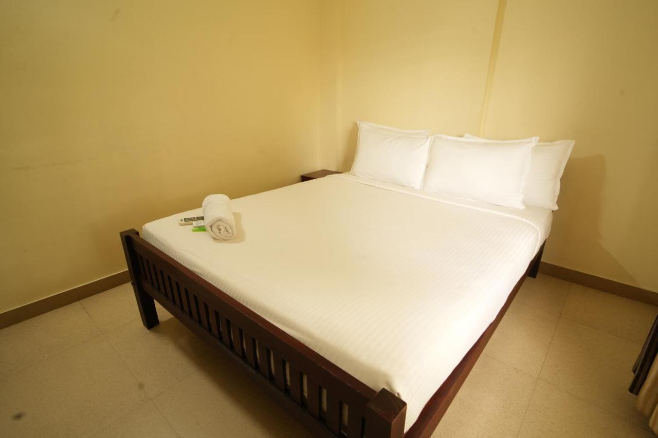 K V Suites Kochi Exterior photo
