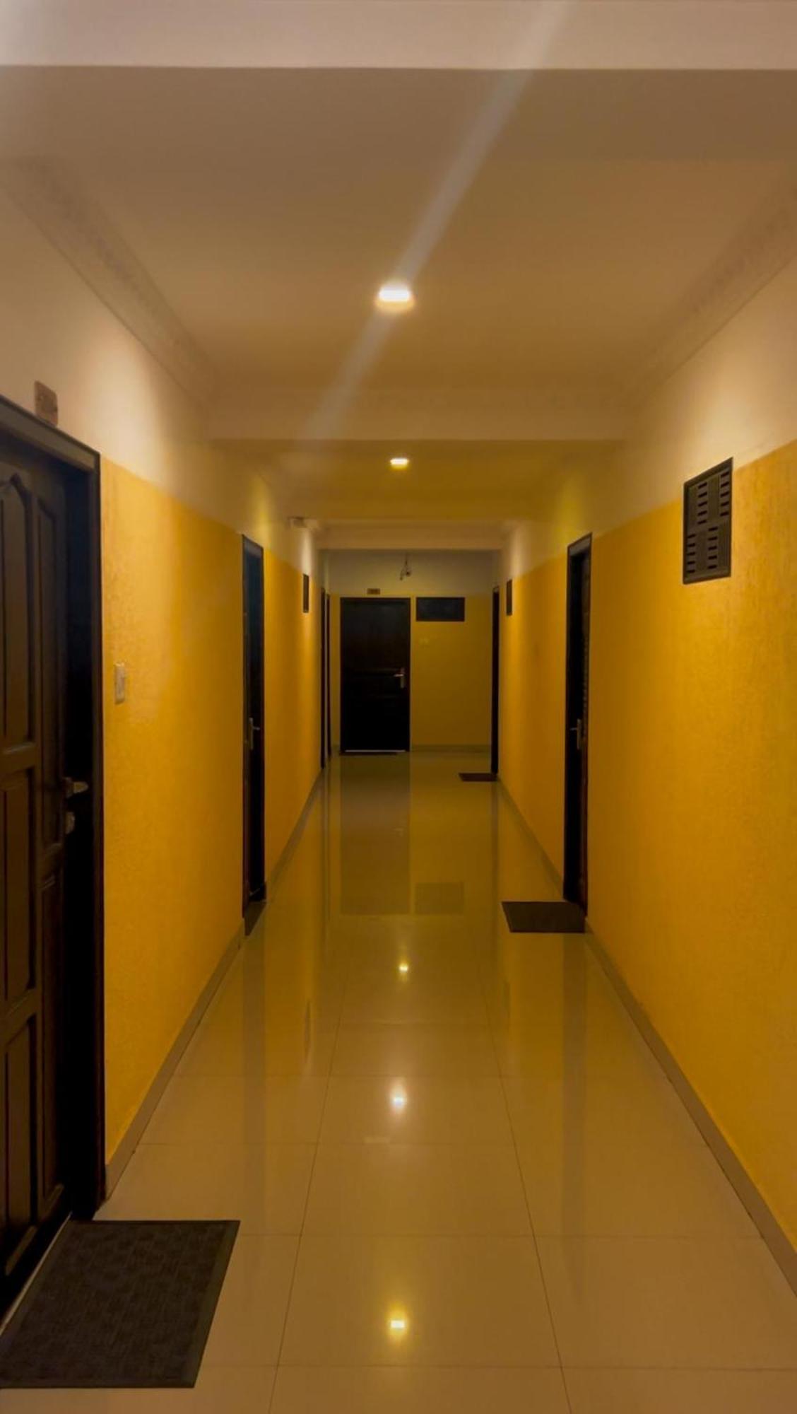 K V Suites Kochi Exterior photo