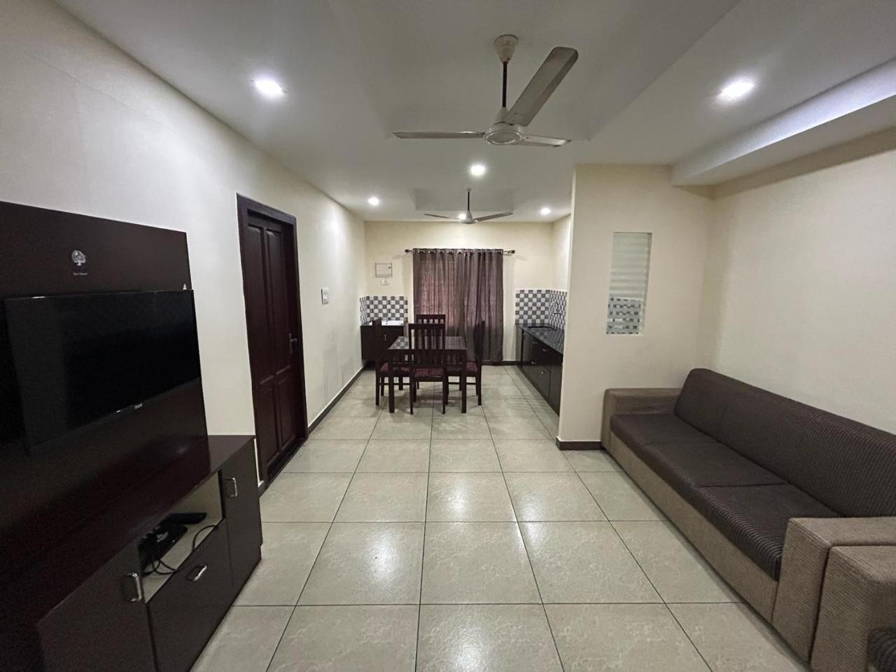 K V Suites Kochi Exterior photo